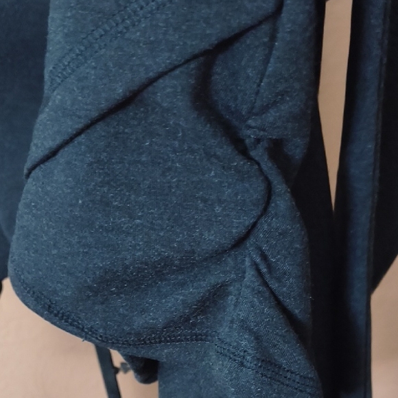 Danskin Black Long Sleeve Sweatshirt Size Medium - Picture 4 of 6